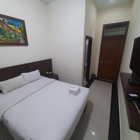 Urbanview Alfiya Hotel Lampung Bandar Lampung Exterior photo