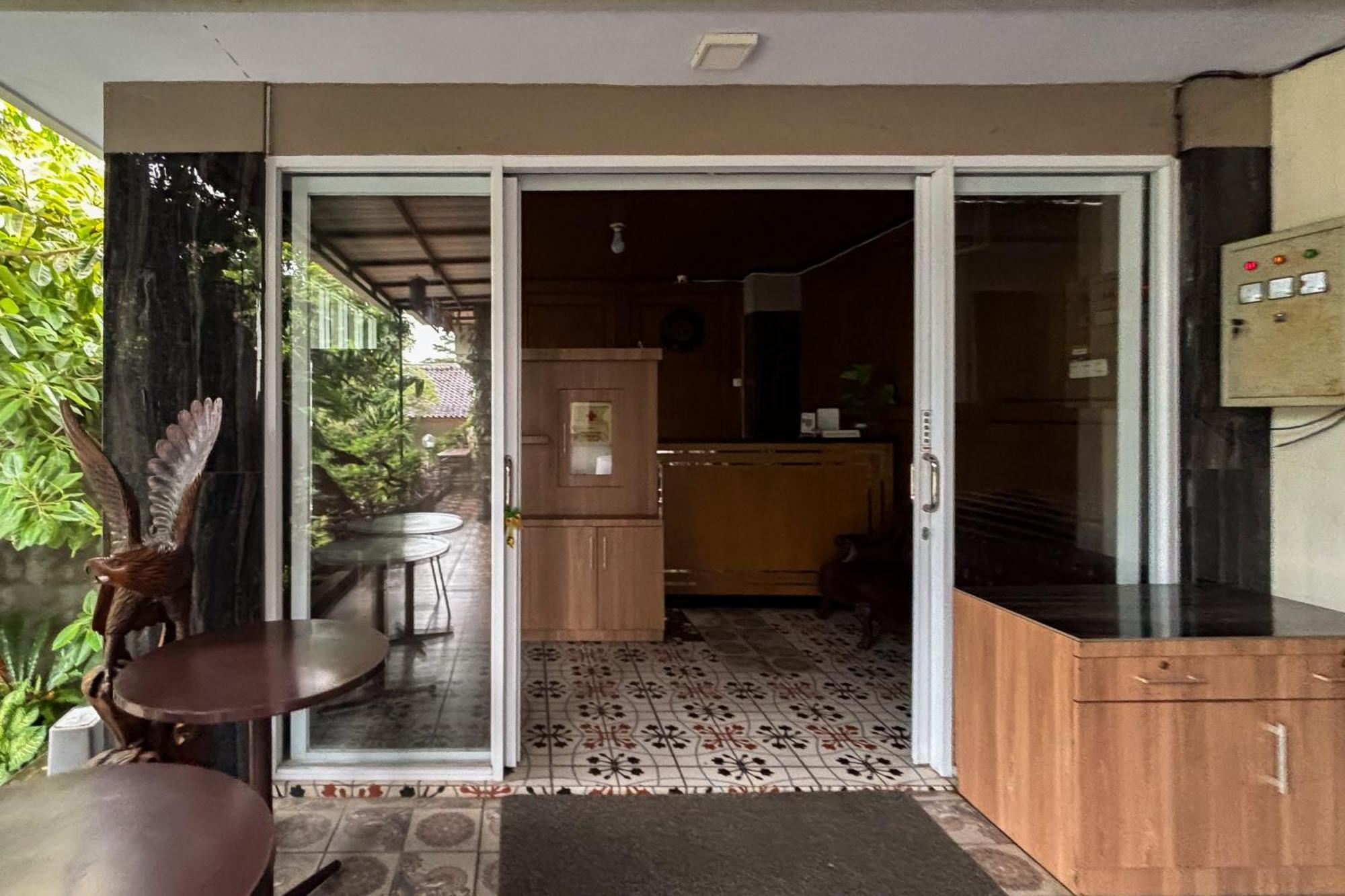 Urbanview Alfiya Hotel Lampung Bandar Lampung Exterior photo