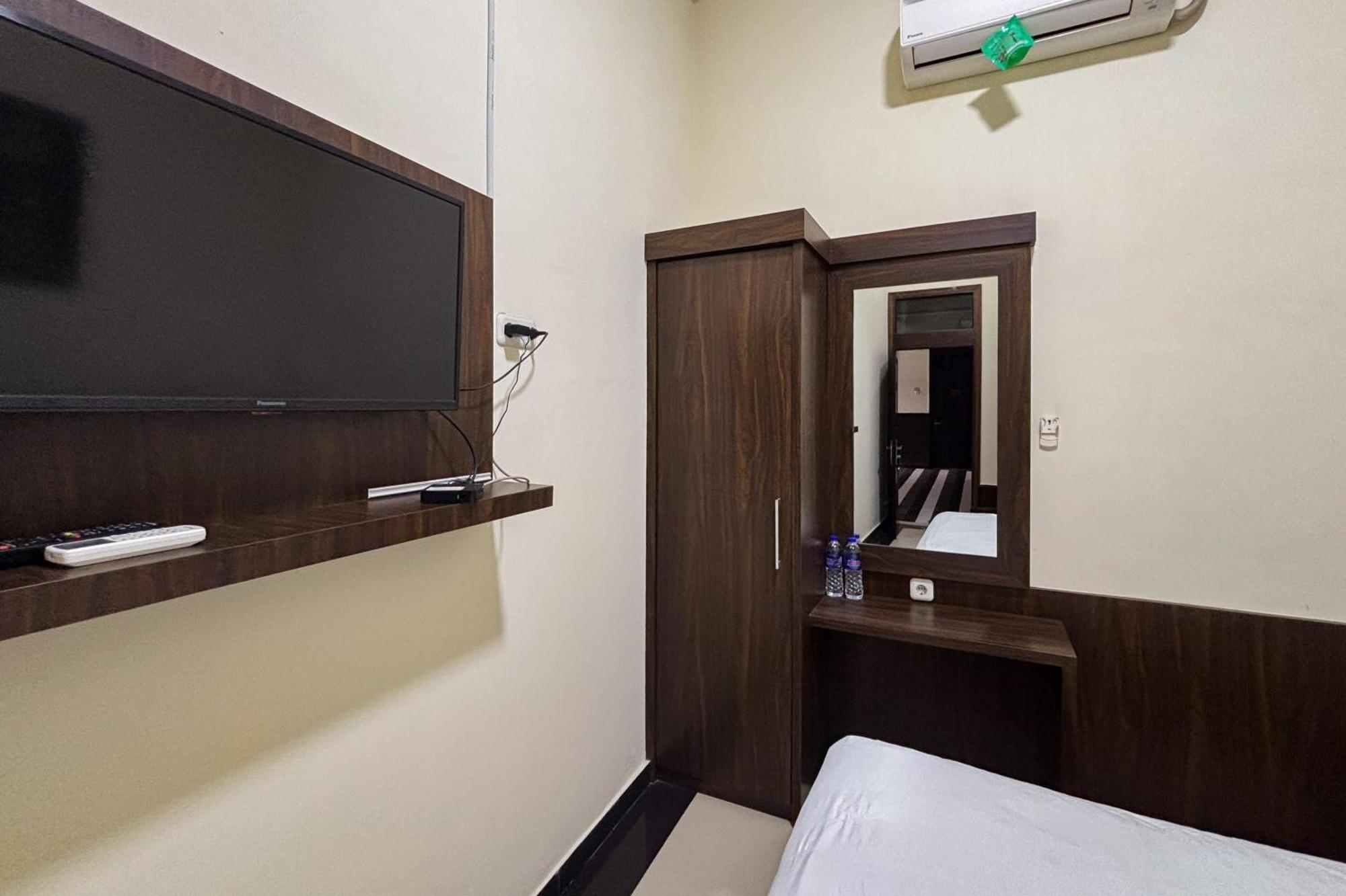 Urbanview Alfiya Hotel Lampung Bandar Lampung Exterior photo