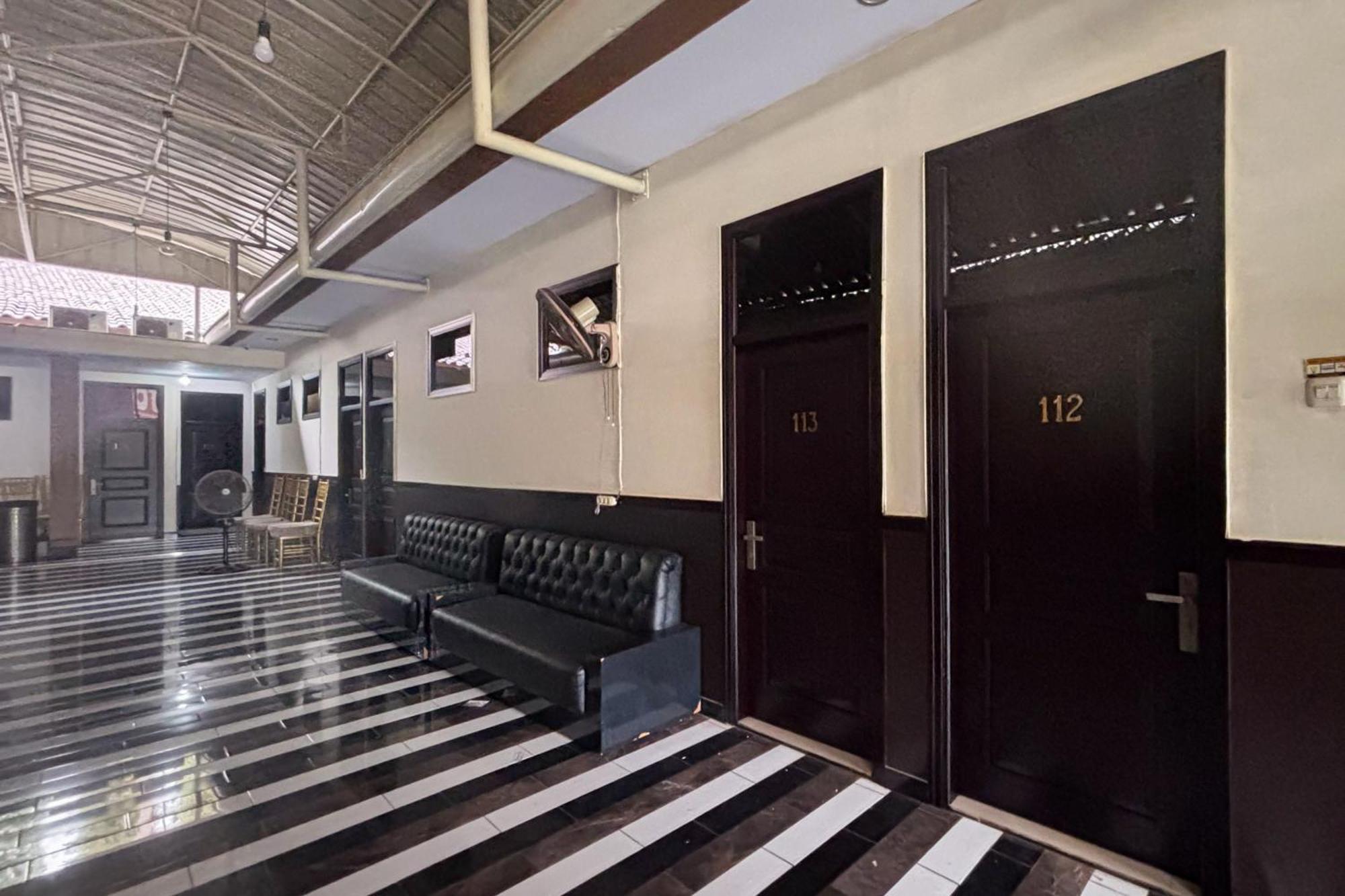 Urbanview Alfiya Hotel Lampung Bandar Lampung Exterior photo